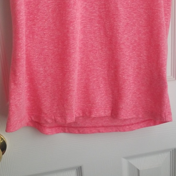 💕👕Small Coral Pink V-Neck Mossimo Shirt - Picture 4 of 6